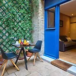 TBS 329 - Charming studio in Paris